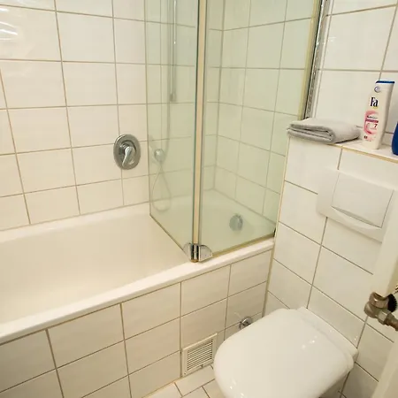 Frühstückspension Mit Dachterrasse - Bei Curth Klingen - Teilen Sie Uns Ihre Ankunfszeit Mit 4*